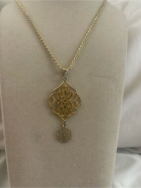 Gold Filigree Drop Pendant Necklace - Elegant Women's Jewelry